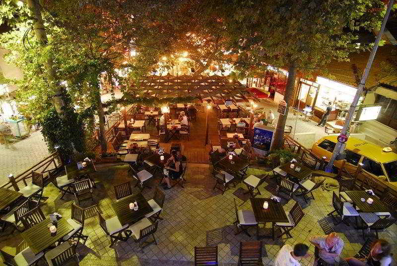 Akdeniz Apart Hotel Kusadasi Exterior photo